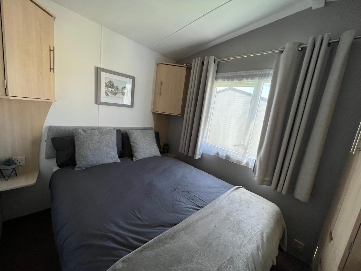 Forest & Beach Access Naish Park Apartment New Milton Exterior photo